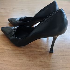 Vintage Manolo Blahnik- black leather heels with belt design size 39